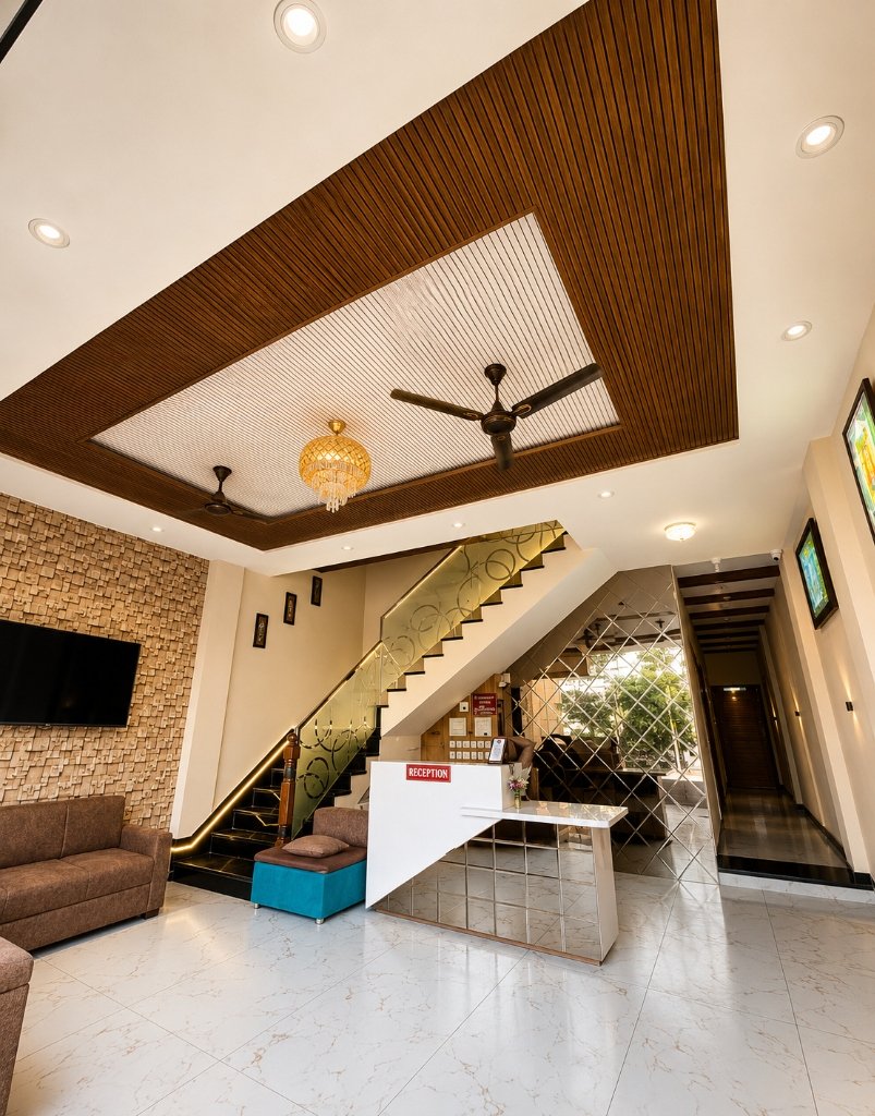 Welcoming Reception Desk and Lobby at Hotel Mahadev Kripa, Omkareshwar