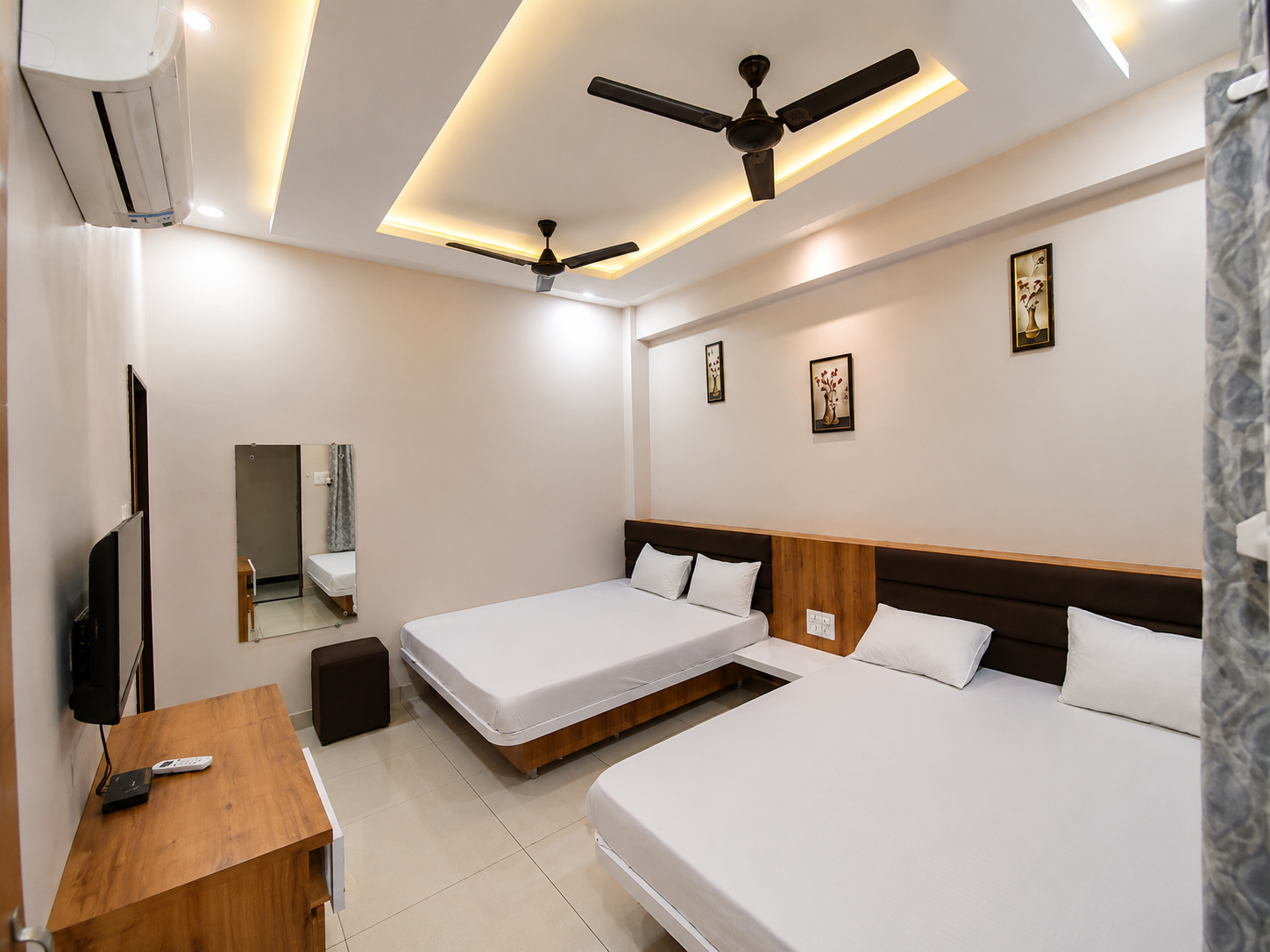 Spacious Four Bed Family Room with AC